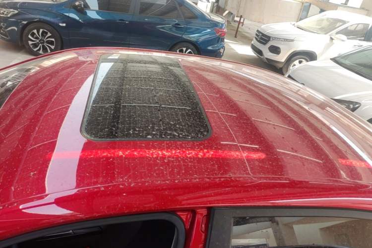 Used Roewe i5 2021 1.5L CVT Diamond Edition Roof