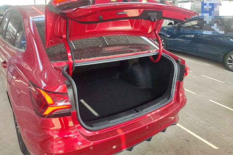 Used Roewe i5 2021 1.5L CVT Diamond Edition Trunk