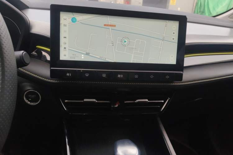 Used Roewe i5 2021 1.5L CVT Starry Edition Audio And AC Panel