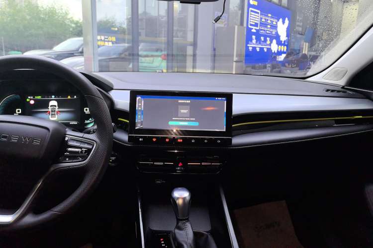 Used Roewe i5 2021 Revised 1.5L CVT Starry Edition Audio And AC Panel
