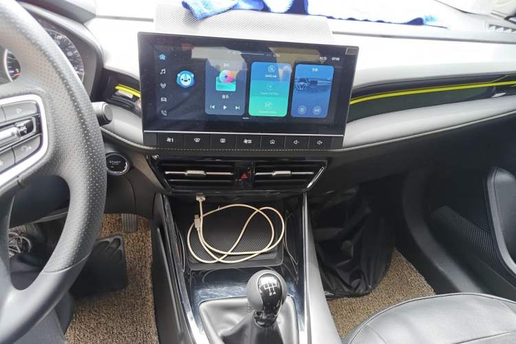 Used Roewe i5 2021 1.5L Manual Platinum Edition Audio And AC Panel