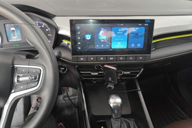Used Roewe i5 2021 1.5L CVT Platinum Edition Audio And AC Panel
