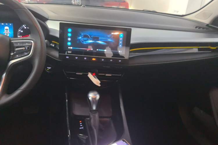Used Roewe i5 2021 1.5L CVT Black Gold Edition Audio And AC Panel