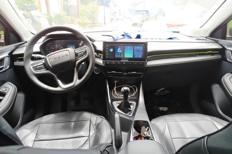 Used Roewe i5 2021 1.5L Manual Platinum Edition Center Console