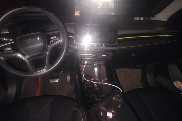 Used Roewe i5 2021 1.5L CVT Diamond Edition Center Console