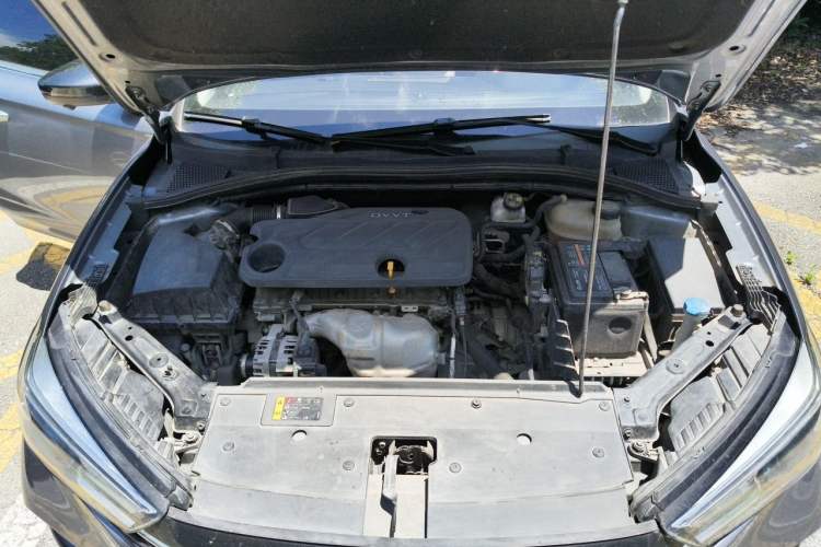 Used Roewe i5 2021 1.5L CVT Diamond Edition Engine Bay