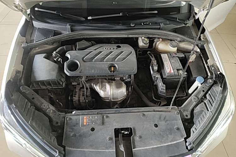 Used Roewe i5 2021 1.5L CVT Diamond Edition Engine Bay