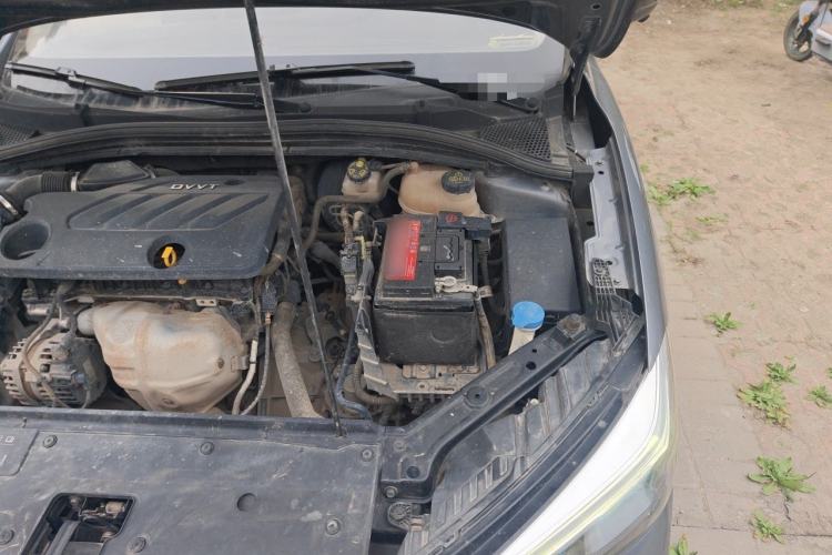 Used Roewe i5 2021 1.5L CVT Platinum Edition Engine Bay Left