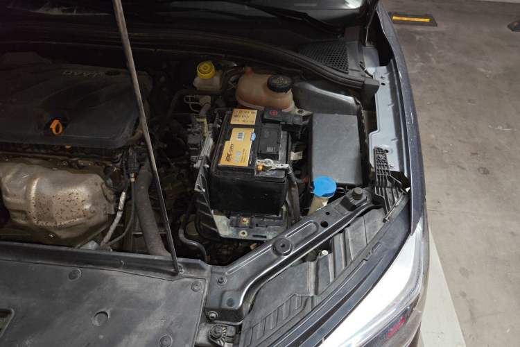 Used Roewe i5 2021 1.5L CVT Diamond Edition Engine Bay Left