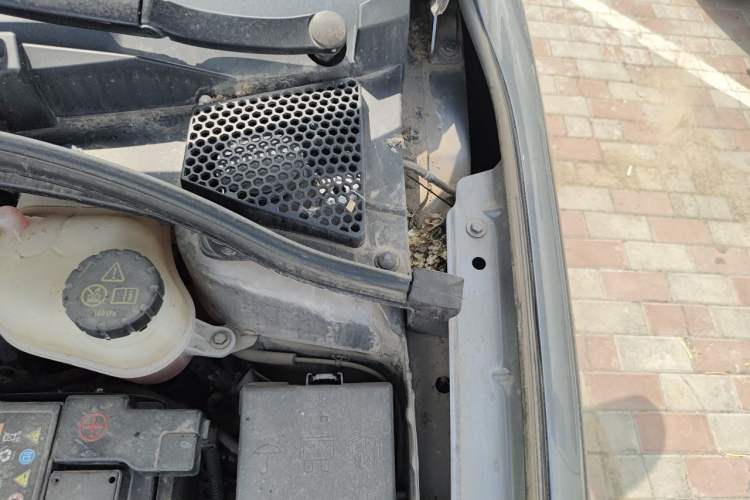 Used Roewe i5 2021 1.5L Manual Platinum Edition Engine Bay Left
