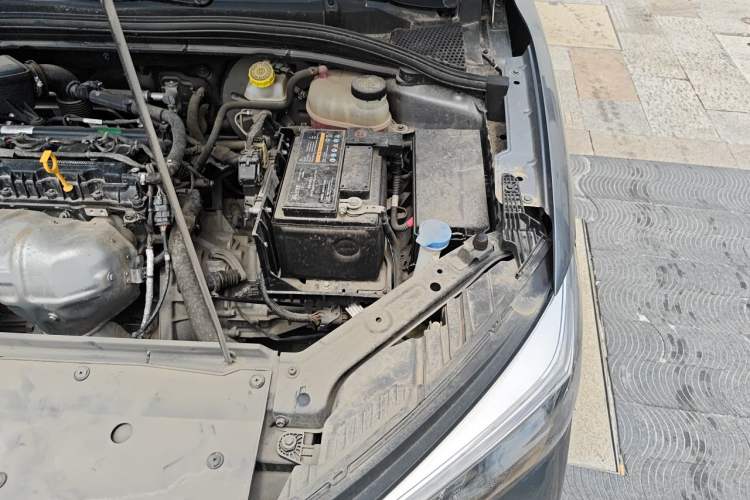 Used Roewe i5 2021 1.5L Manual Platinum Edition Engine Bay Left