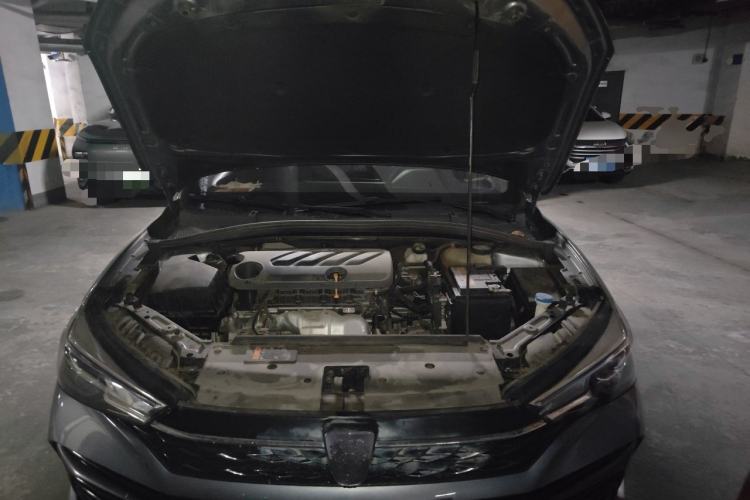 Used Roewe i5 2021 1.5L CVT Diamond Edition Engine Bay