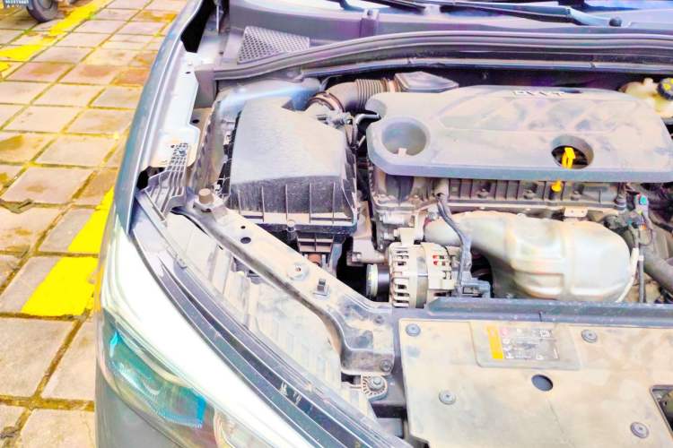 Used Roewe i5 2021 1.5L CVT Diamond Edition Engine Bay Right