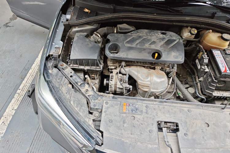 Used Roewe i5 2021 1.5L CVT Starry Edition Engine Bay Right