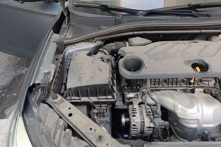 Used Roewe i5 2021 Revised Version 1.5L CVT Diamond Edition Engine Bay Right