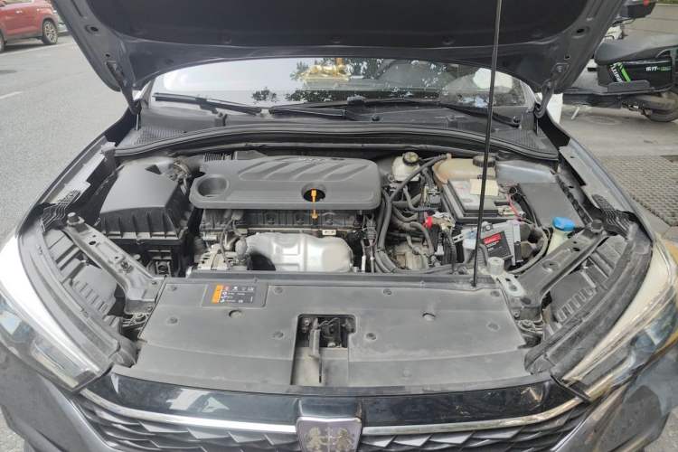 Used Roewe i5 2021 Revised Version 1.5L CVT Diamond Edition Engine Bay