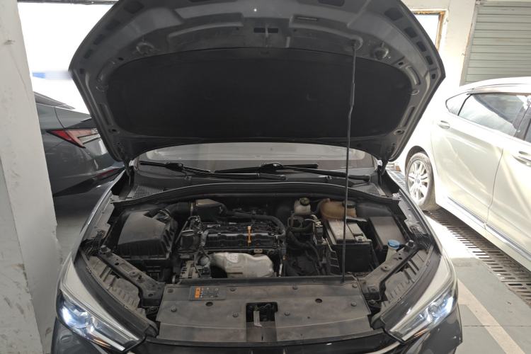 Used Roewe i5 2021 1.5L CVT Platinum Edition Engine Bay