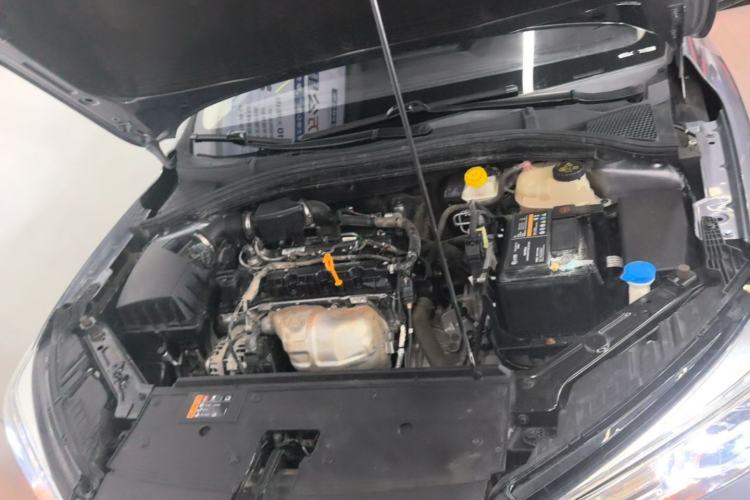 Used Roewe i5 2021 1.5L CVT Black Gold Edition Engine Bay