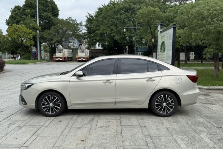 Used Roewe i5 2021 1.5L CVT Diamond Edition Exterior 5