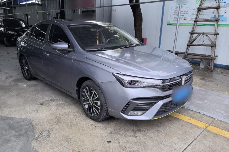Used Roewe i5 2021 1.5L CVT Platinum Edition Front Right 45 Deg