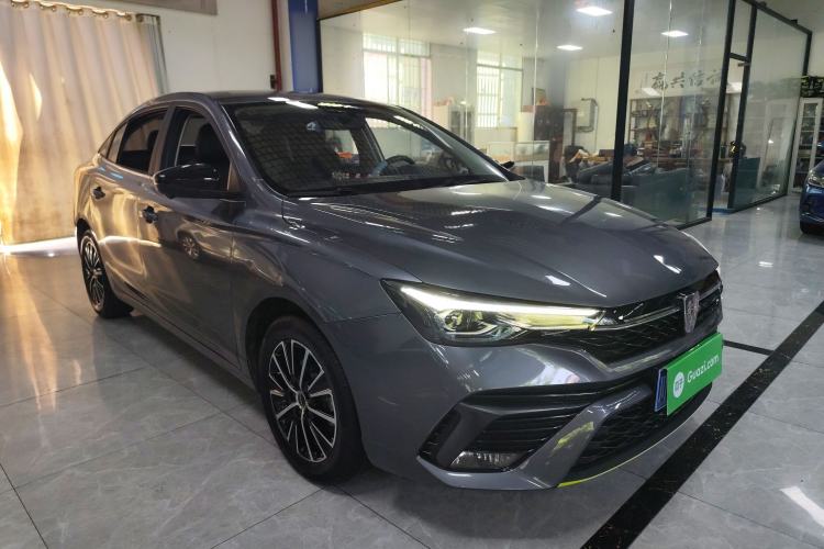 Used Roewe i5 2021 1.5L CVT Diamond Edition Front Right 45 Deg