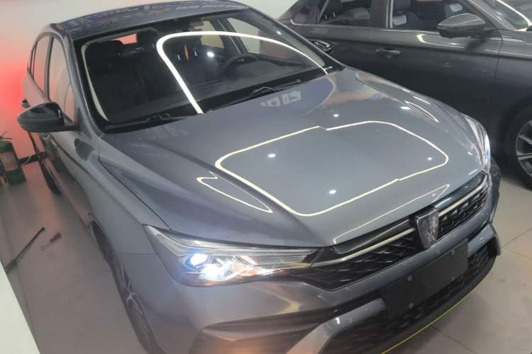 Used Roewe i5 2021 1.5L CVT Black Gold Edition Front Right 45 Deg