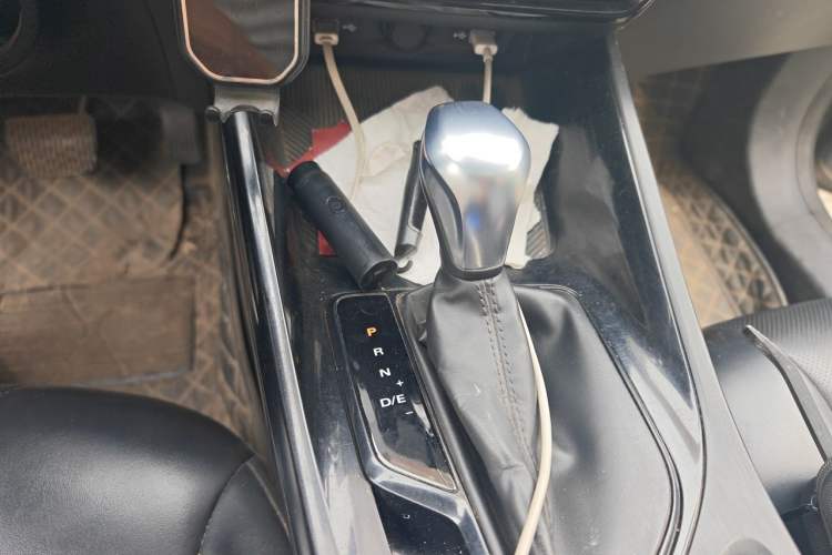 Used Roewe i5 2021 1.5L CVT Platinum Edition Gear Lever