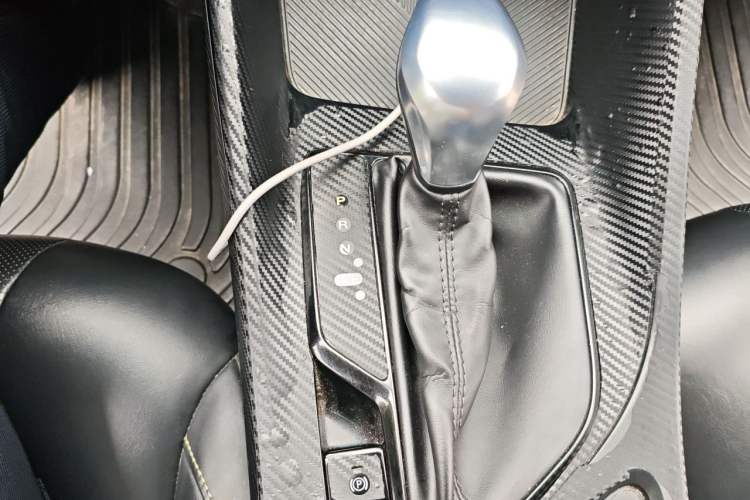 Used Roewe i5 2021 1.5L CVT Diamond Edition Gear Lever
