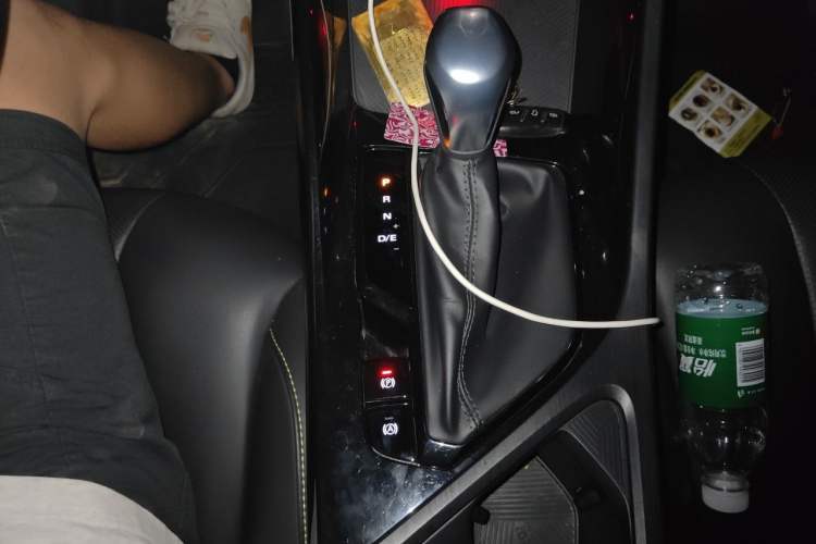Used Roewe i5 2021 1.5L CVT Diamond Edition Gear Lever