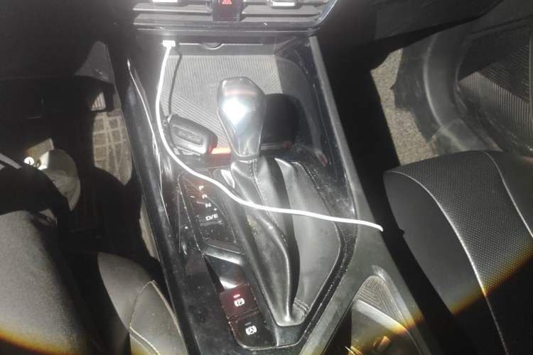 Used Roewe i5 2021 1.5L CVT Diamond Edition Gear Lever