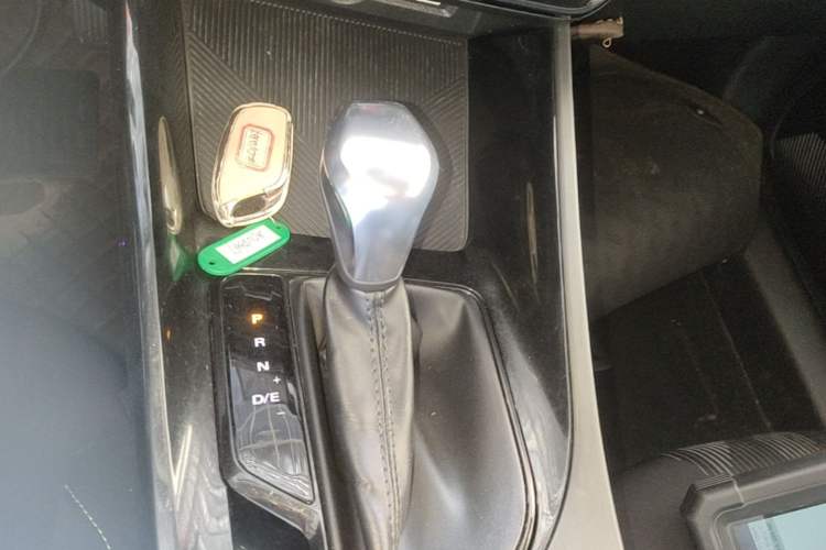 Used Roewe i5 2021 1.5L CVT Platinum Edition Gear Lever