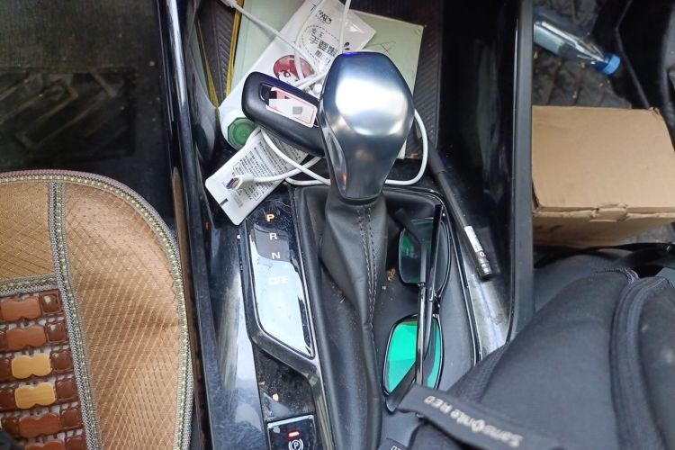Used Roewe i5 2021 Revised Version 1.5L CVT Diamond Edition Gear Lever