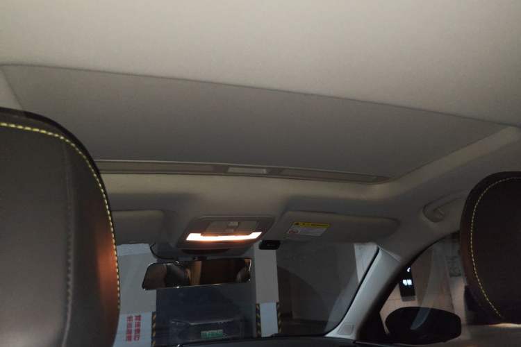 Used Roewe i5 2021 1.5L CVT Diamond Edition Headliner