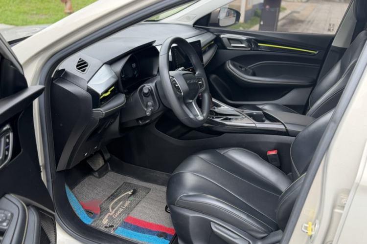 Used Roewe i5 2021 1.5L CVT Diamond Edition Interior 3
