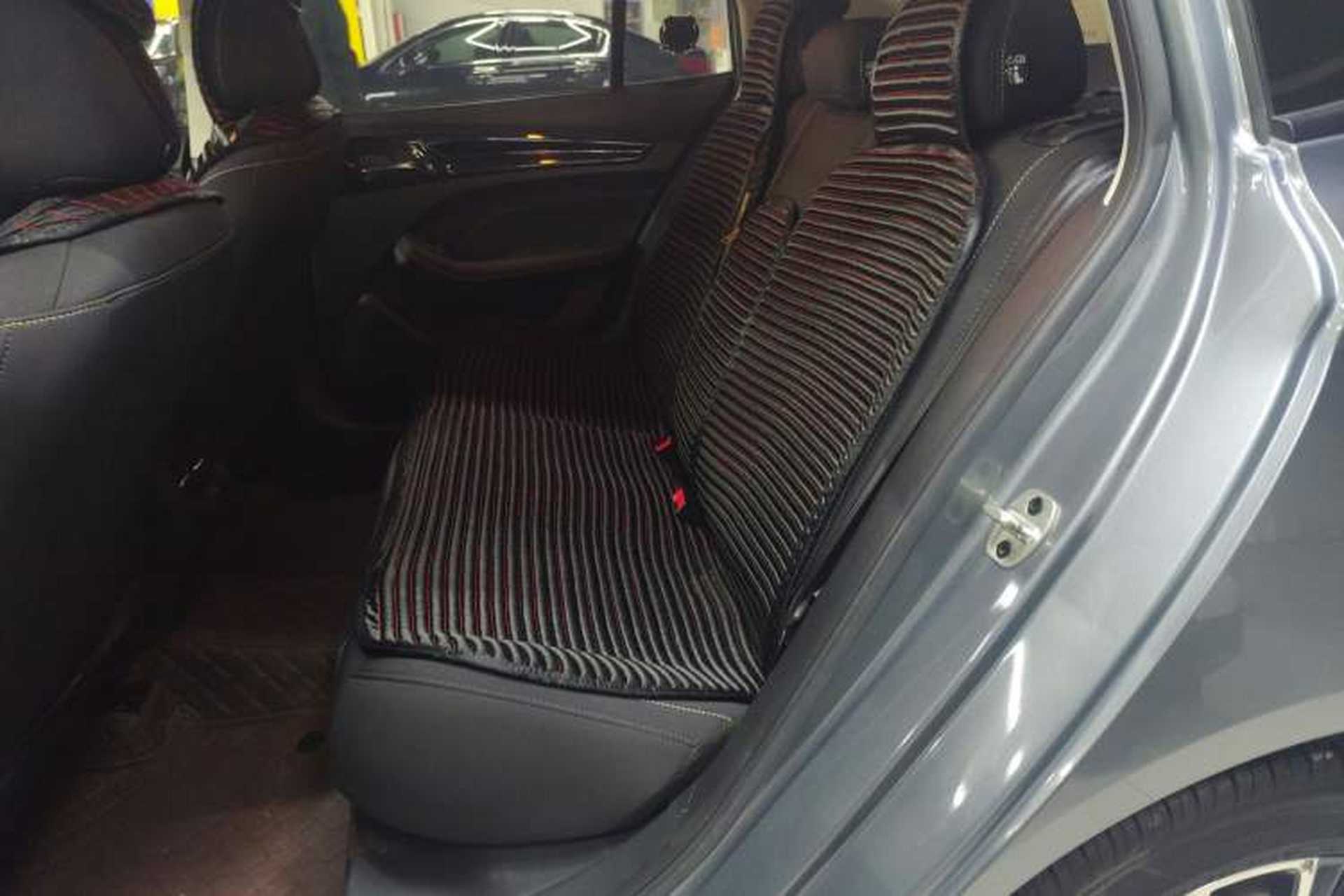 Used Roewe i5 2021 1.5L CVT Platinum Edition Interior 4