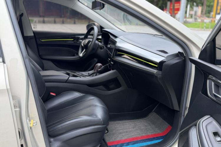 Used Roewe i5 2021 1.5L CVT Diamond Edition Interior 8
