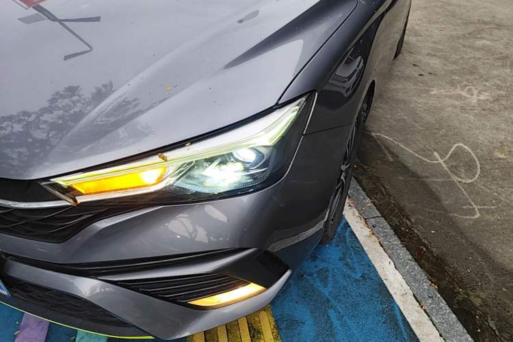 Used Roewe i5 2021 1.5L CVT Diamond Edition Left Front Headlight
