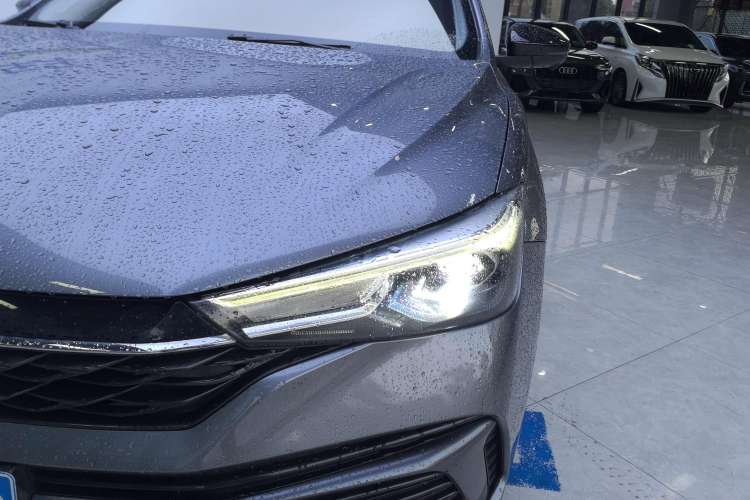 Used Roewe i5 2021 Revised 1.5L CVT Starry Edition Left Front Headlight