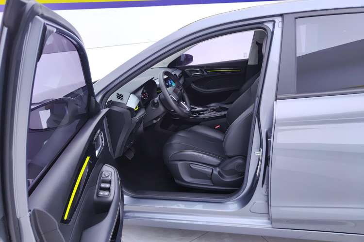 Used Roewe i5 2021 1.5L CVT Black Gold Edition Left Front Seat