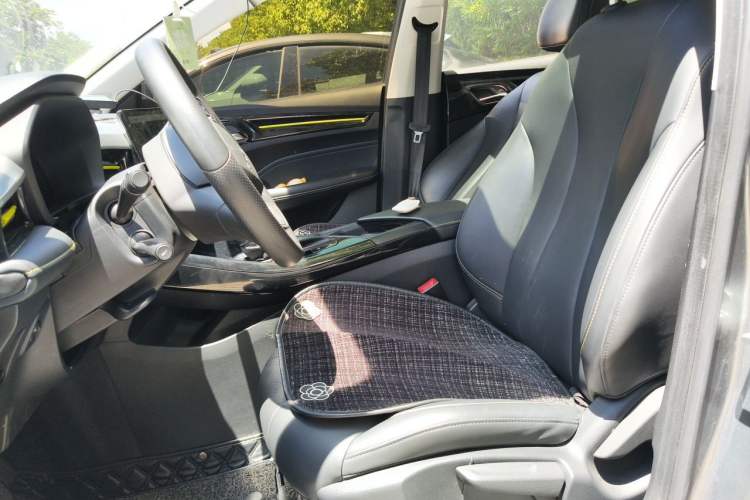 Used Roewe i5 2021 1.5L CVT Diamond Edition Left Front Seat