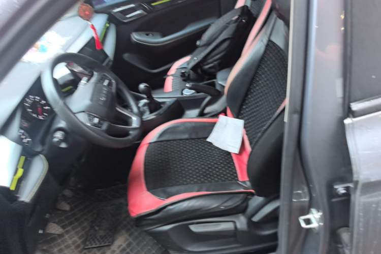 Used Roewe i5 2021 1.5L Manual Platinum Edition Left Front Seat
