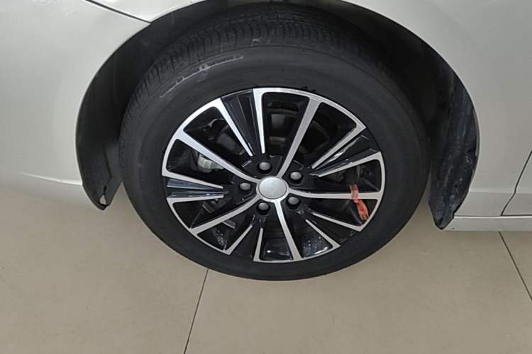 Used Roewe i5 2021 1.5L CVT Diamond Edition Left Front Wheel Hub