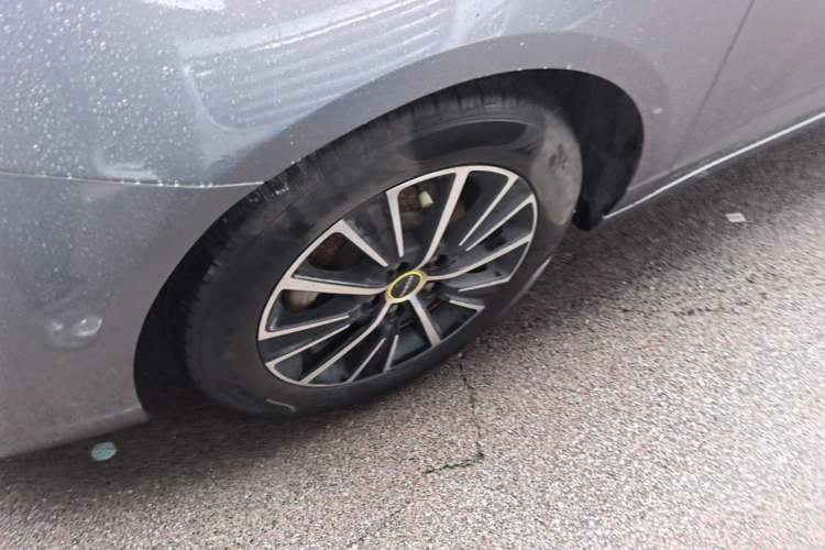 Used Roewe i5 2021 1.5L Manual Platinum Edition Left Front Wheel Hub