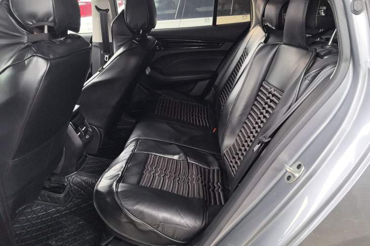 Used Roewe i5 2021 1.5L CVT Platinum Edition Left Rear Seat
