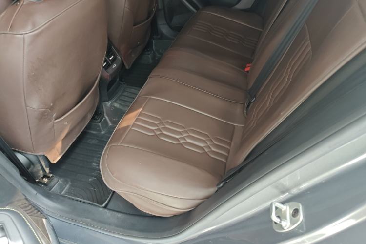 Used Roewe i5 2021 1.5L CVT Platinum Edition Left Rear Seat
