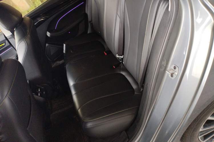 Used Roewe i5 2021 1.5L CVT Diamond Edition Left Rear Seat