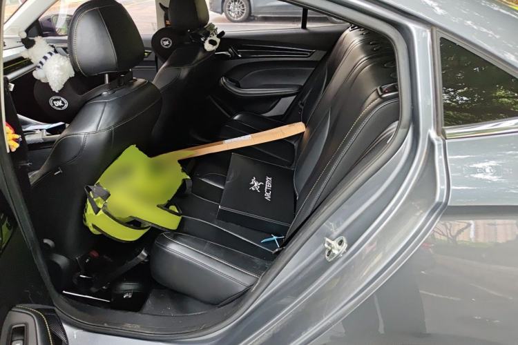 Used Roewe i5 2021 1.5L CVT Starry Edition Left Rear Seat