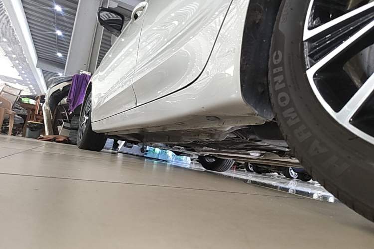 Used Roewe i5 2021 1.5L CVT Diamond Edition Left Side Sill