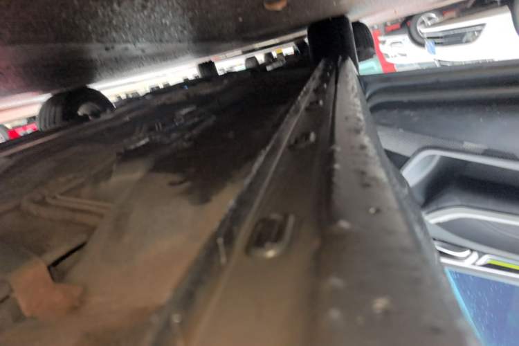Used Roewe i5 2021 1.5L Manual Platinum Edition Left Side Sill