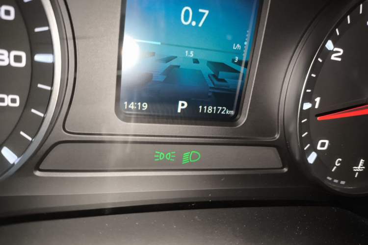 Used Roewe i5 2021 1.5L CVT Platinum Edition Odometer Close Up